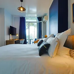 https://hotel-albert-1er.fr-provencehotel.com